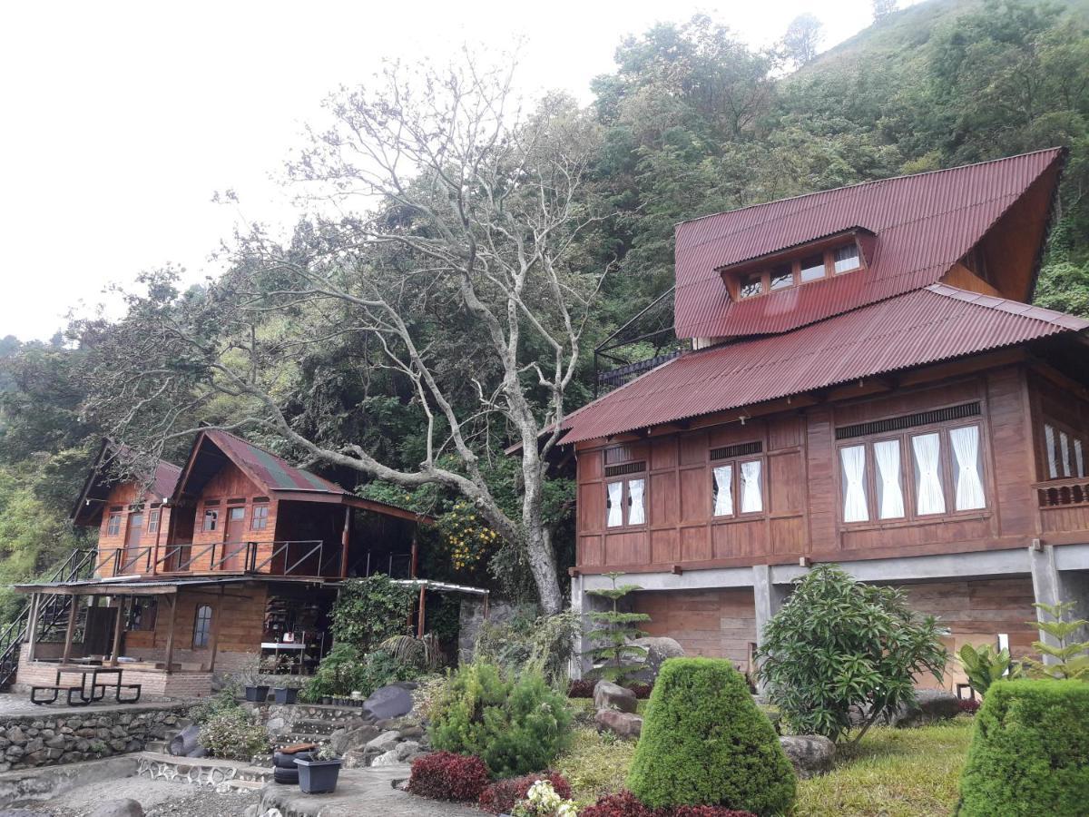 Pondok Berata Dapdap Balige Exterior photo